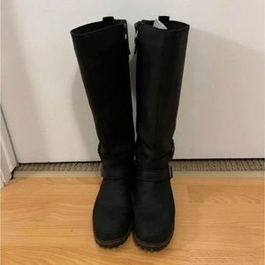 Timberland long winter boots for women
Size 7 / Black